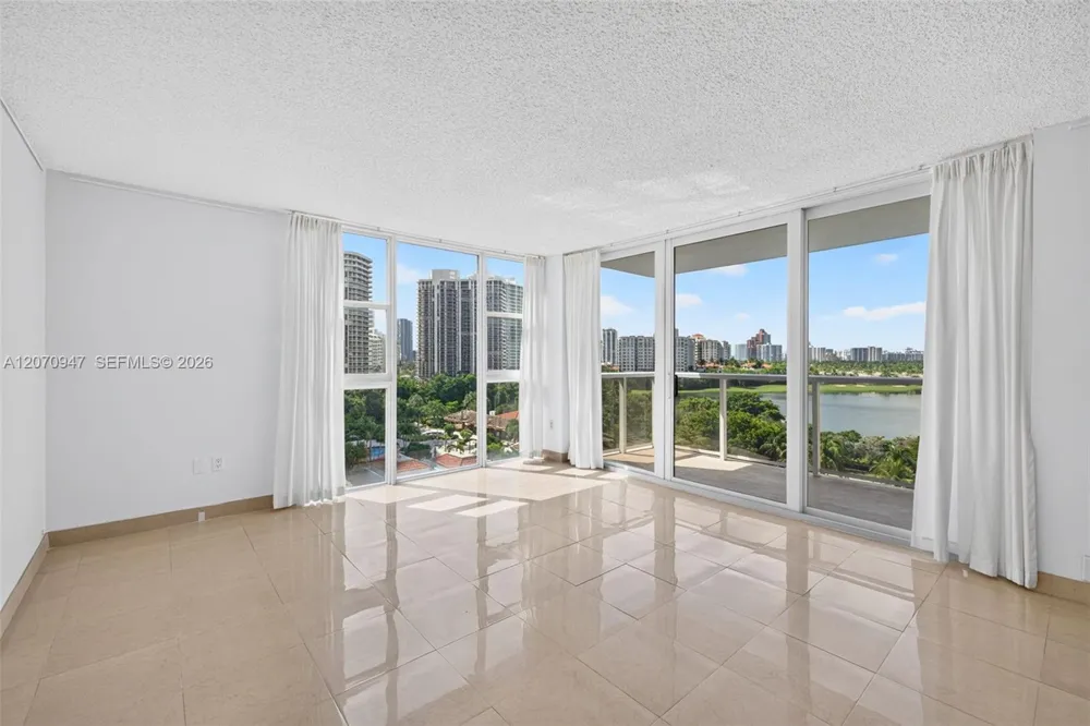 3731 Country Club Dr #1023 Aventura, FL 33180