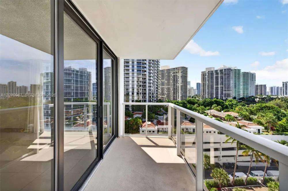 3731 Country Club Dr #1023 Aventura, FL 33180