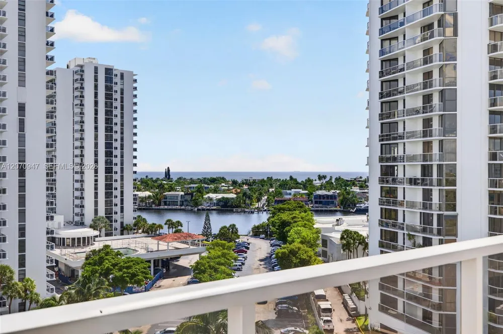 3731 Country Club Dr #1023 Aventura, FL 33180