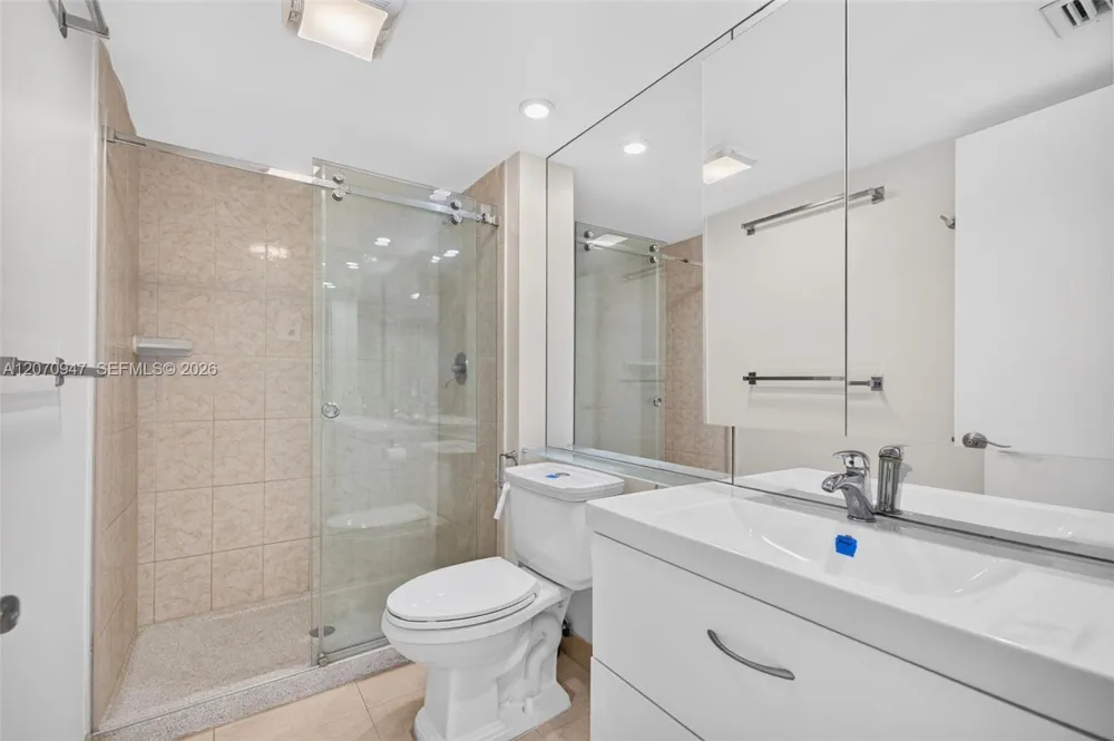 3731 Country Club Dr #1023 Aventura, FL 33180