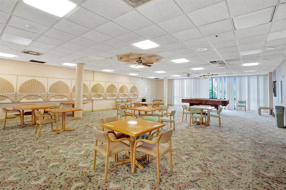 3731 Country Club Dr #1023 Aventura, FL 33180