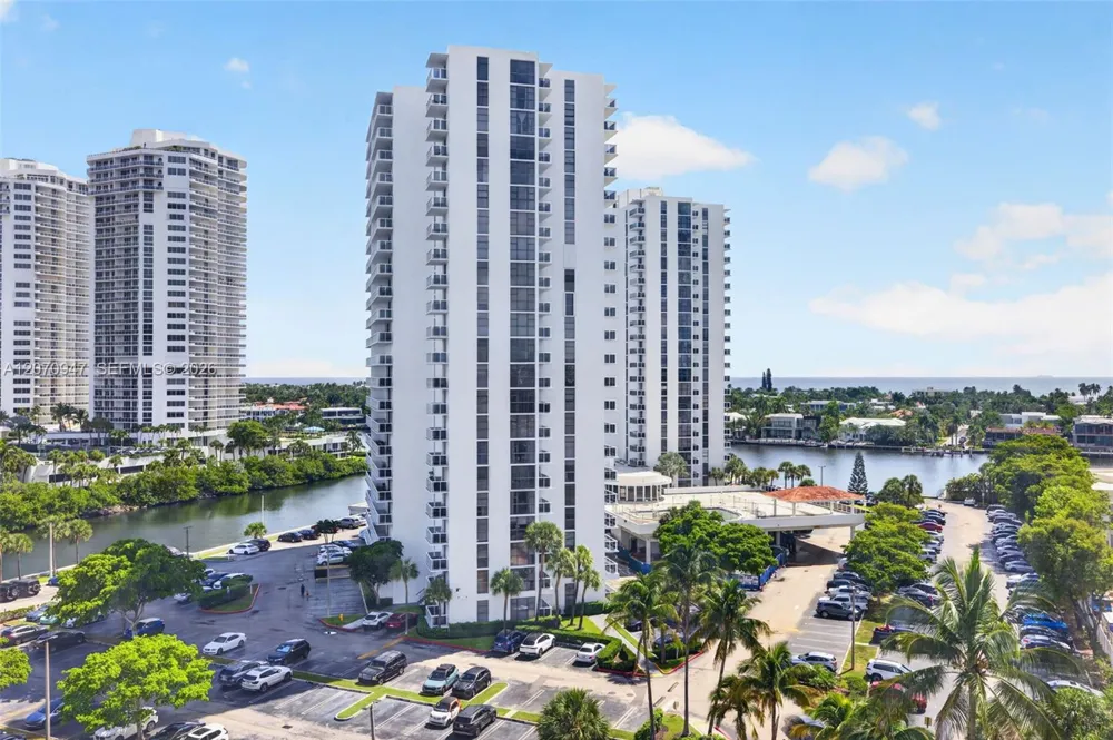3731 Country Club Dr #1023 Aventura, FL 33180