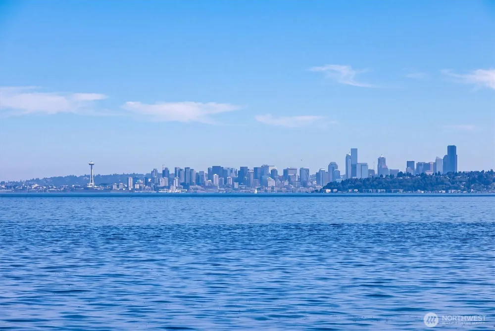 1239 Colchester Drive E Port Orchard, WA 98366