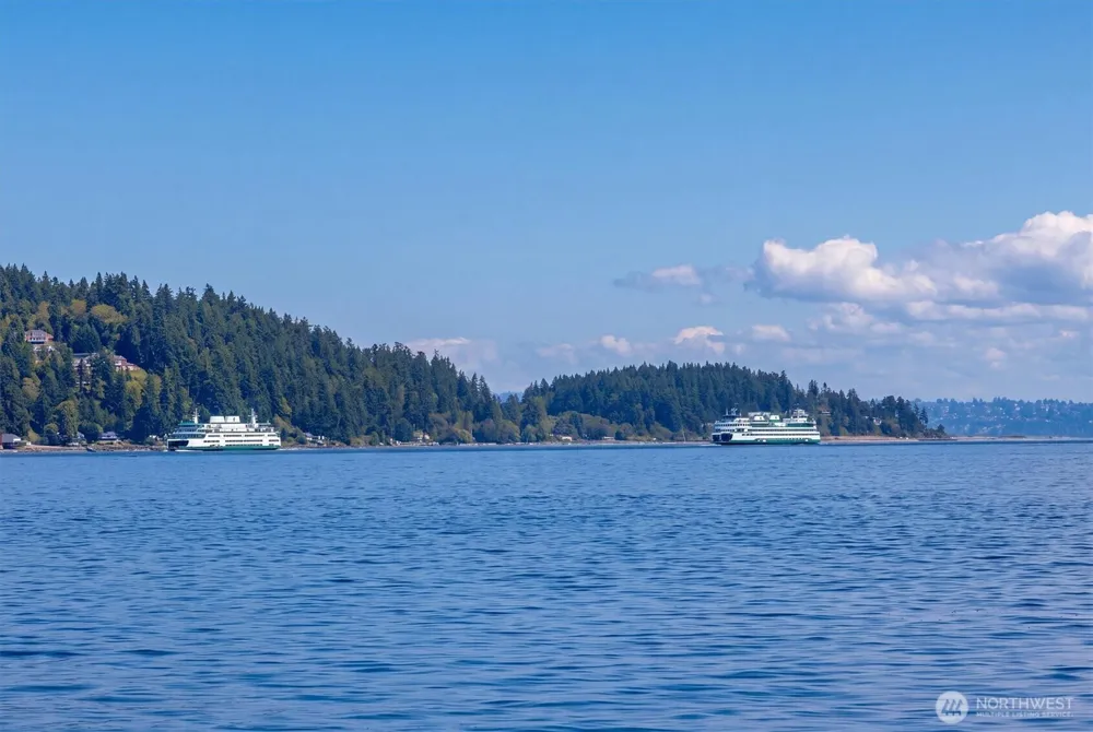 1239 Colchester Drive E Port Orchard, WA 98366