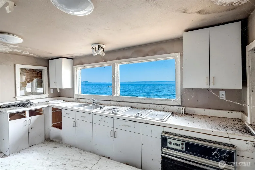 1239 Colchester Drive E Port Orchard, WA 98366