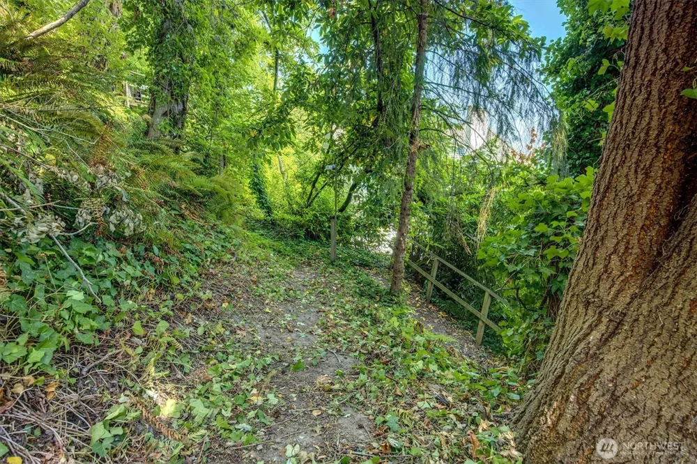 1239 Colchester Drive E Port Orchard, WA 98366