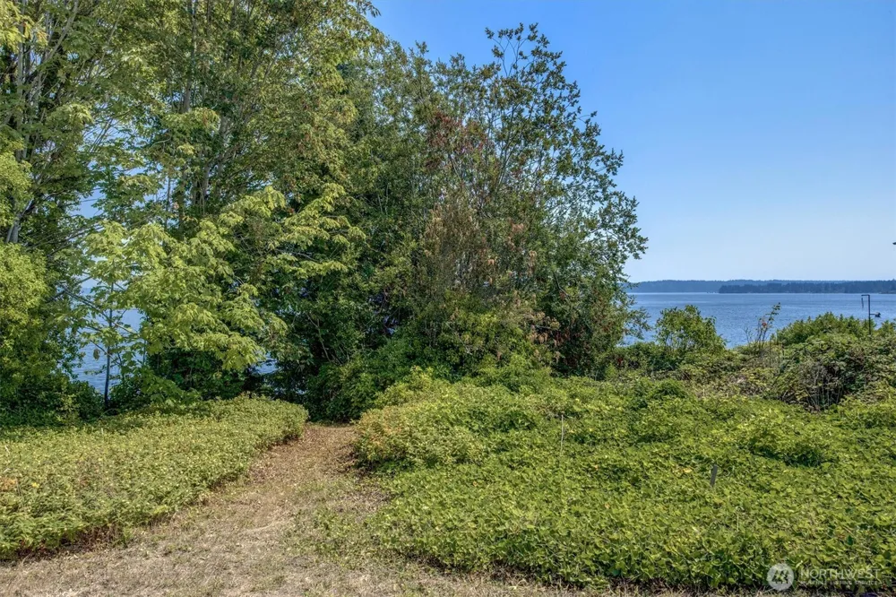 1239 Colchester Drive E Port Orchard, WA 98366