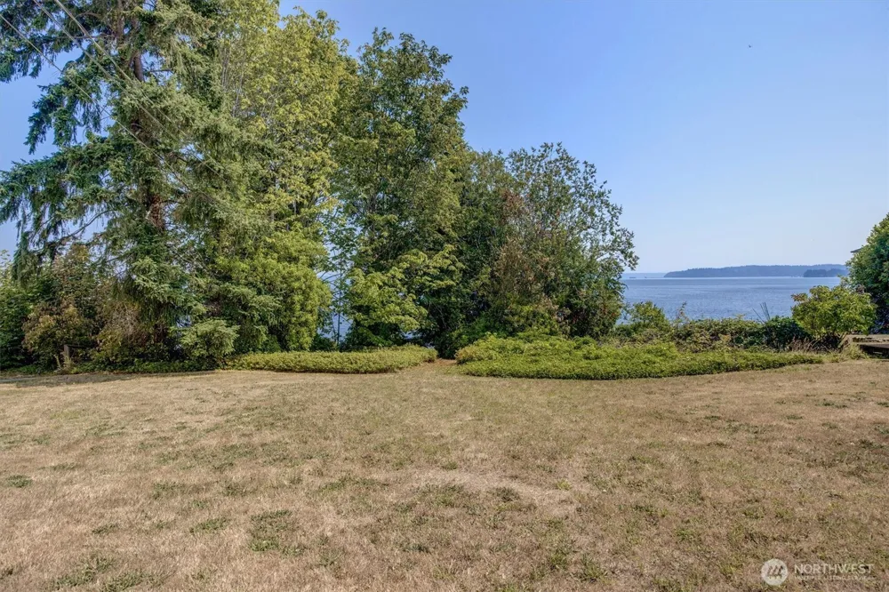 1239 Colchester Drive E Port Orchard, WA 98366