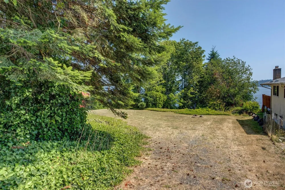 1239 Colchester Drive E Port Orchard, WA 98366