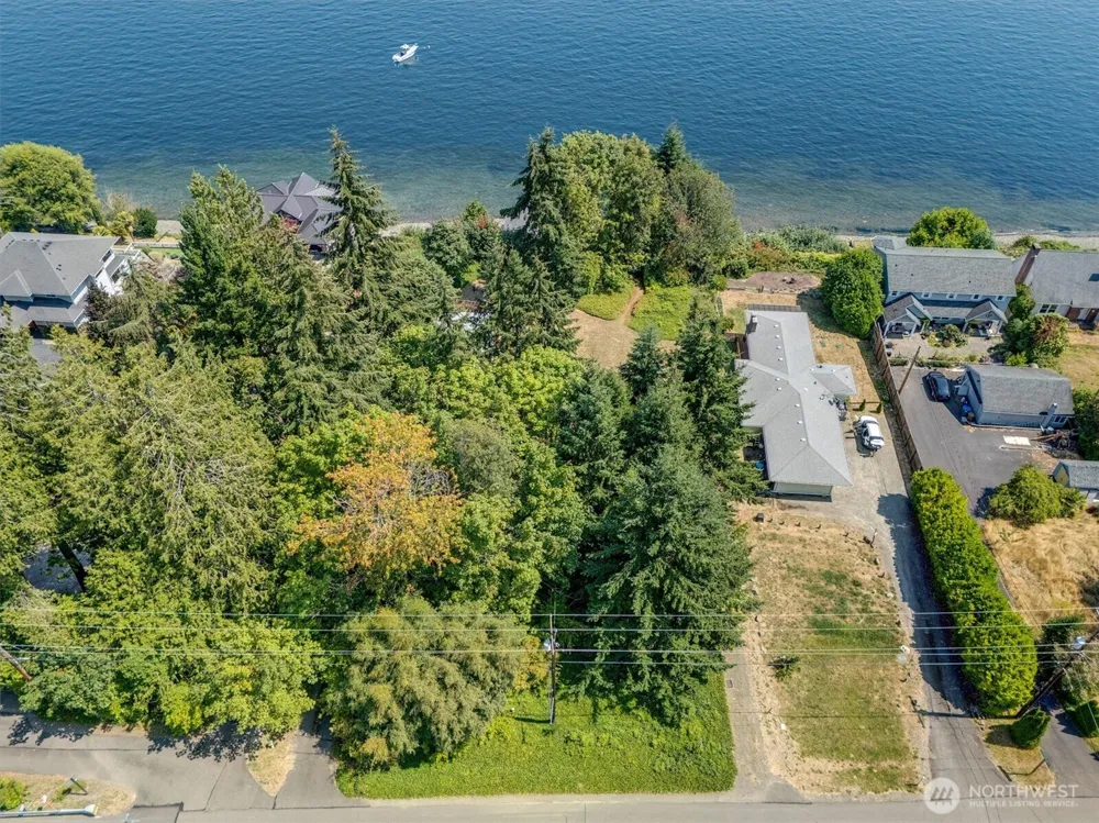 1239 Colchester Drive E Port Orchard, WA 98366