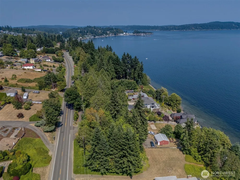 1239 Colchester Drive E Port Orchard, WA 98366