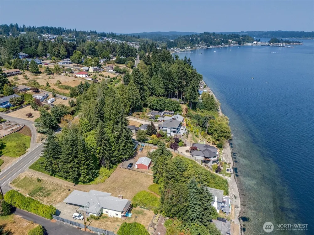 1239 Colchester Drive E Port Orchard, WA 98366