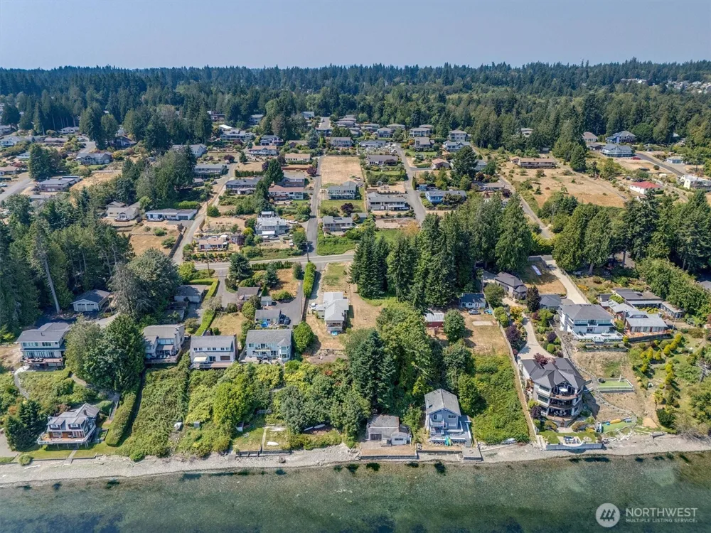 1239 Colchester Drive E Port Orchard, WA 98366