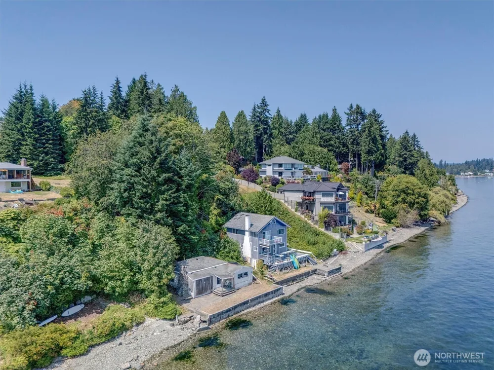 1239 Colchester Drive E Port Orchard, WA 98366