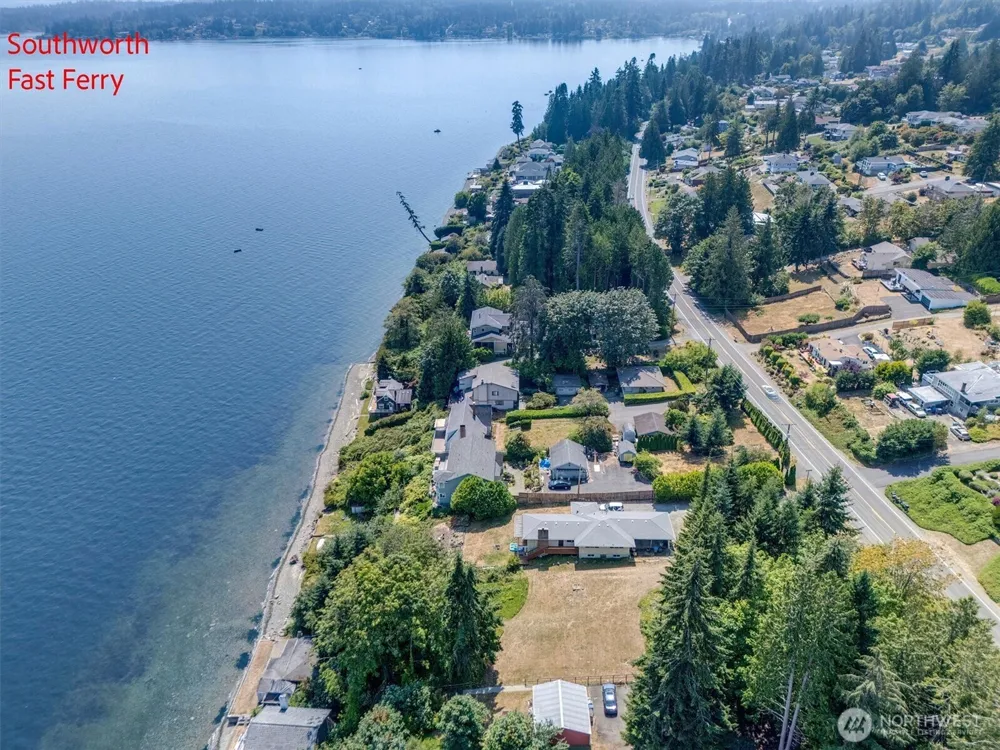 1239 Colchester Drive E Port Orchard, WA 98366