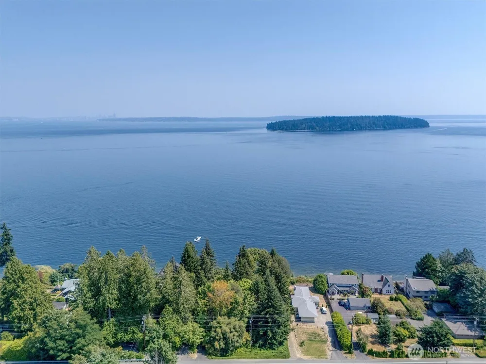 1239 Colchester Drive E Port Orchard, WA 98366