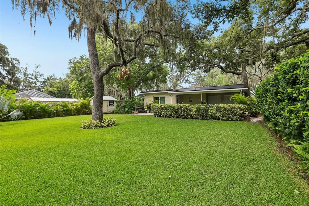 204 S BURLINGAME AVENUE Temple Terrace, FL 33617