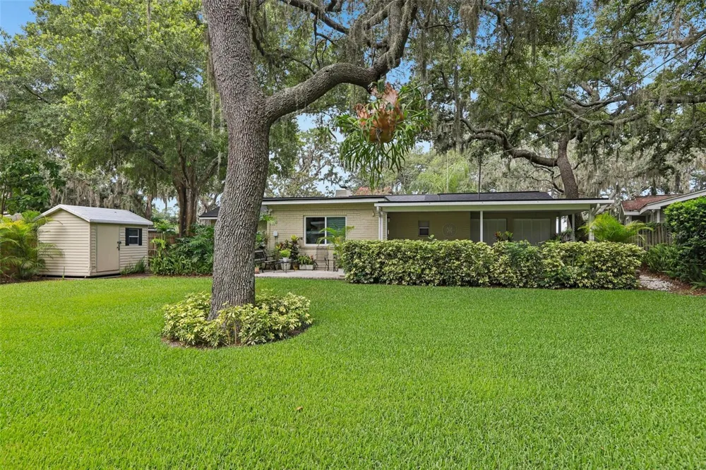 204 S BURLINGAME AVENUE Temple Terrace, FL 33617