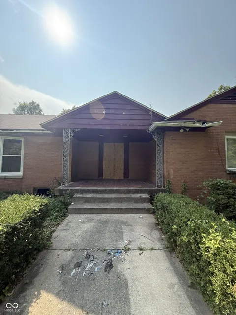 1910 S Arlington Avenue
