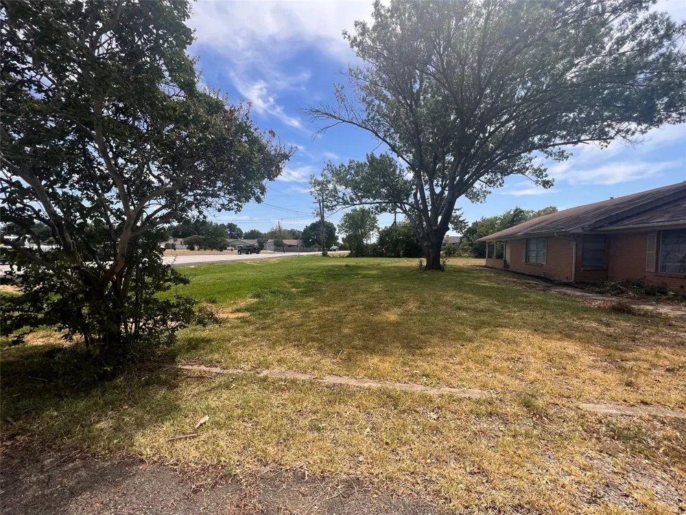 5249 Zion Road Garland, TX 75043