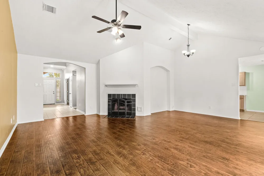 5013 Parkcrest Drive La Porte, TX 77571