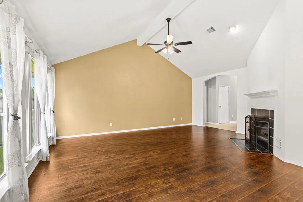 5013 Parkcrest Drive La Porte, TX 77571
