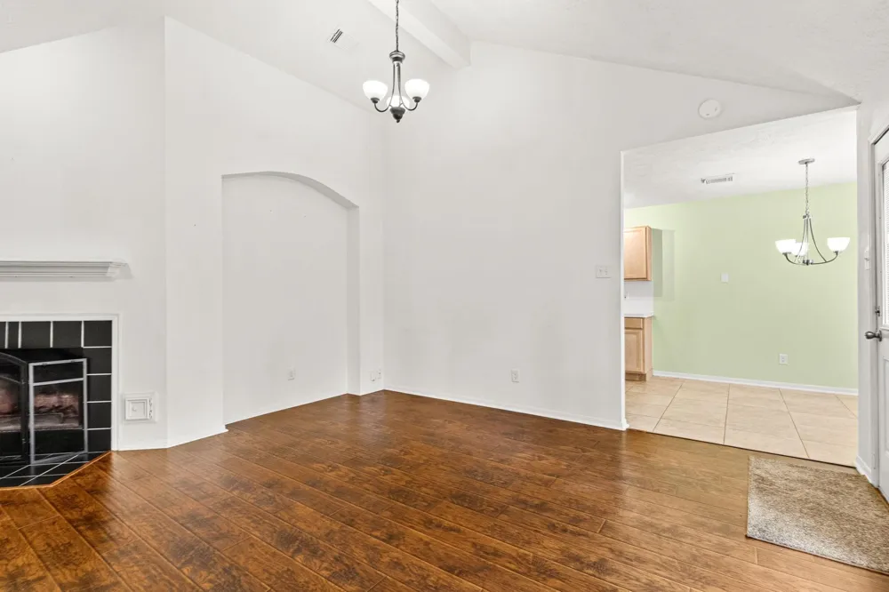 5013 Parkcrest Drive La Porte, TX 77571