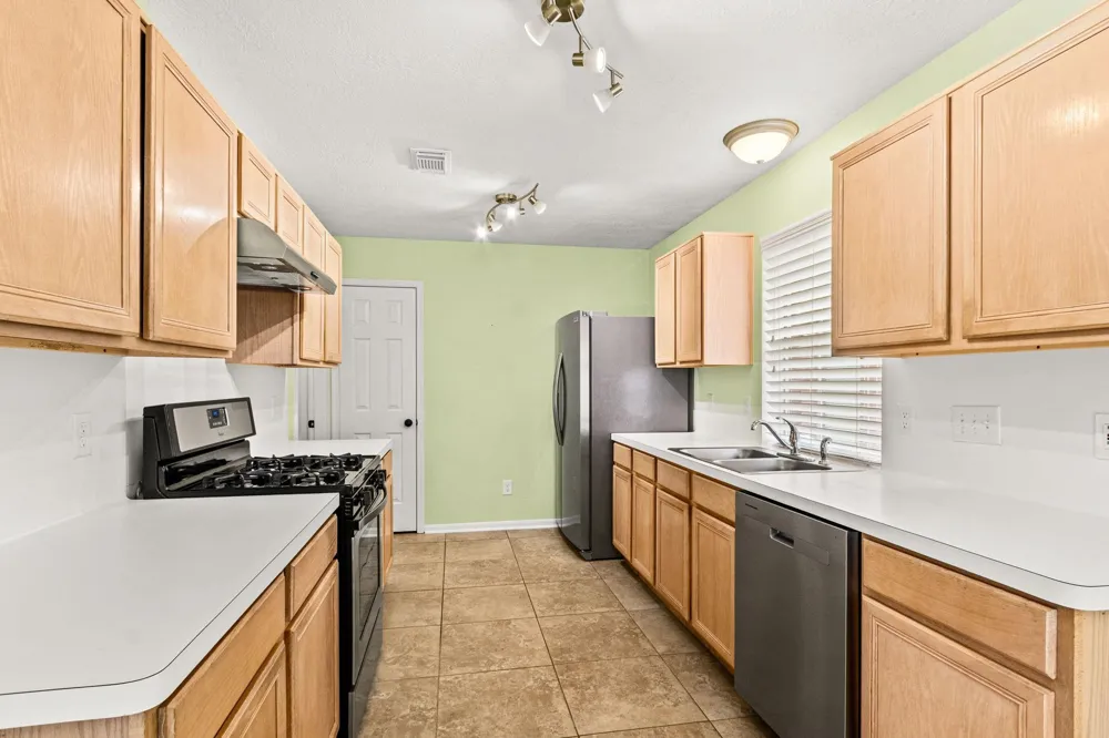 5013 Parkcrest Drive La Porte, TX 77571