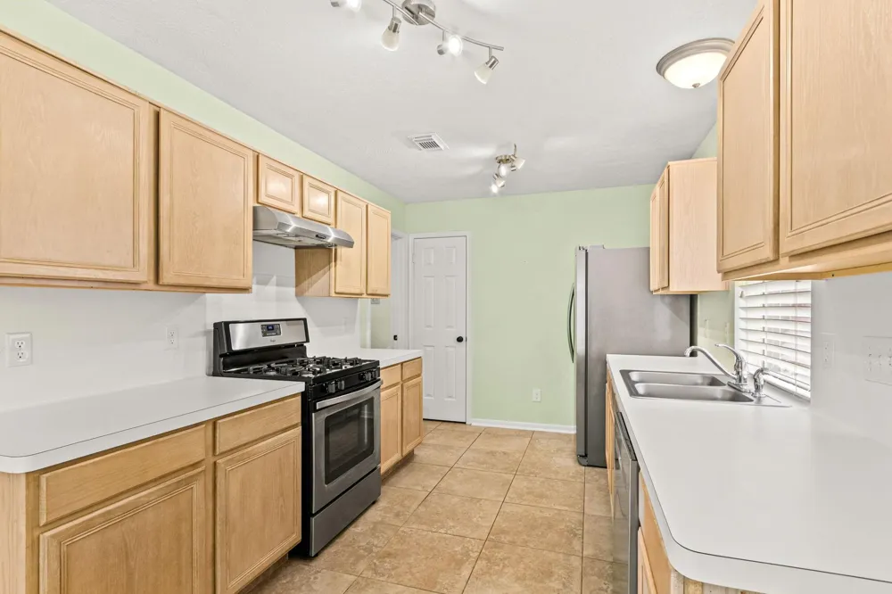 5013 Parkcrest Drive La Porte, TX 77571