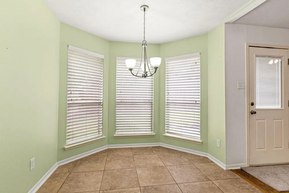 5013 Parkcrest Drive La Porte, TX 77571