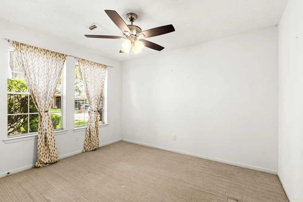 5013 Parkcrest Drive La Porte, TX 77571