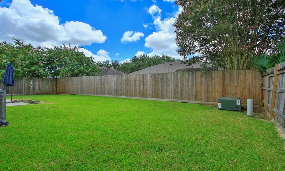 5013 Parkcrest Drive La Porte, TX 77571