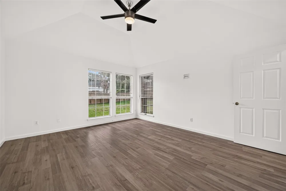 1906 Tall Gum Drive Fresno, TX 77545