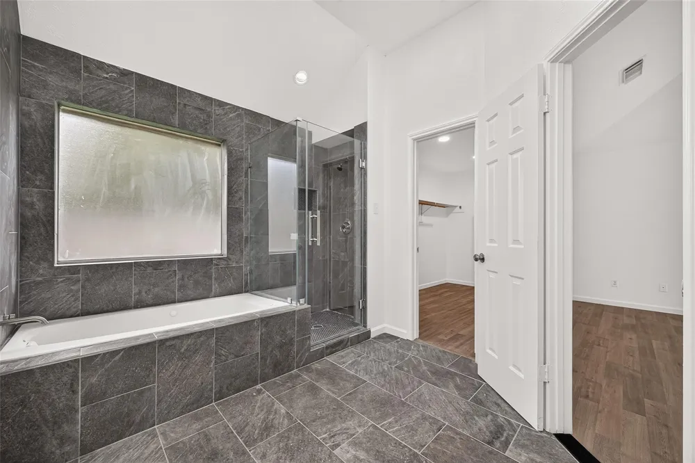1906 Tall Gum Drive Fresno, TX 77545