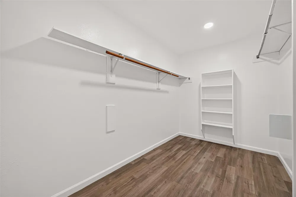 1906 Tall Gum Drive Fresno, TX 77545