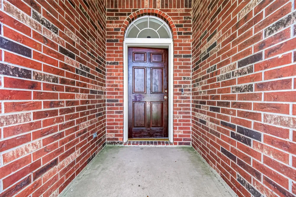 1906 Tall Gum Drive Fresno, TX 77545