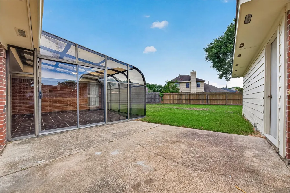 1906 Tall Gum Drive Fresno, TX 77545