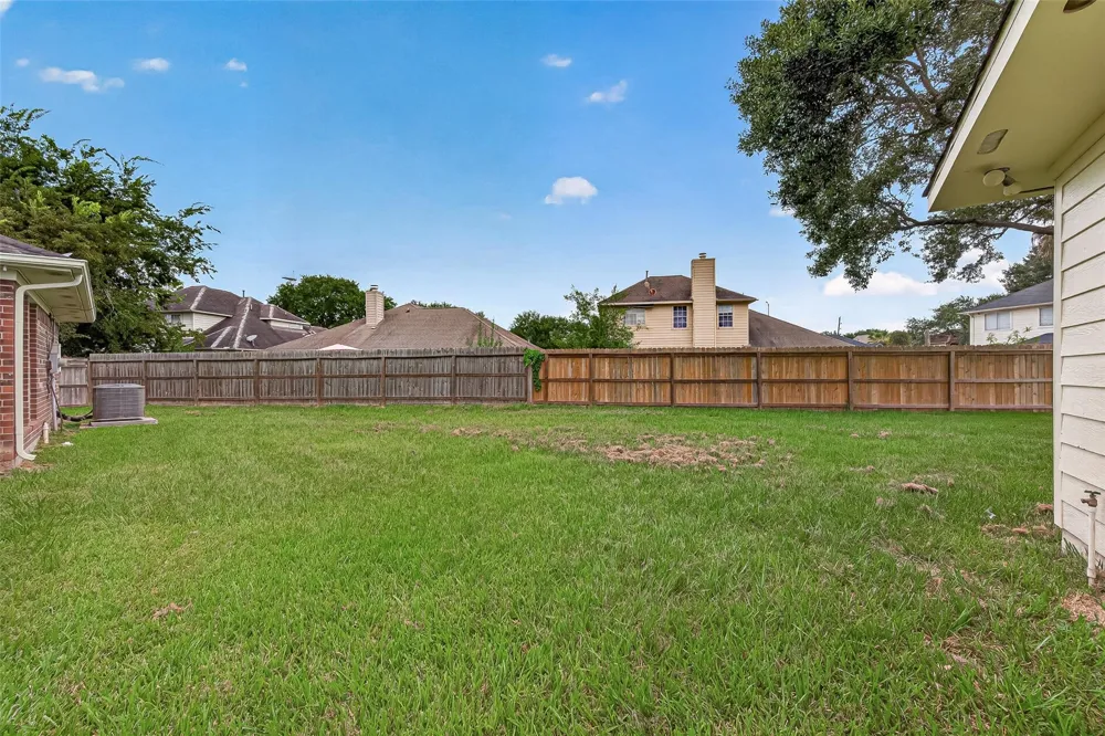 1906 Tall Gum Drive Fresno, TX 77545
