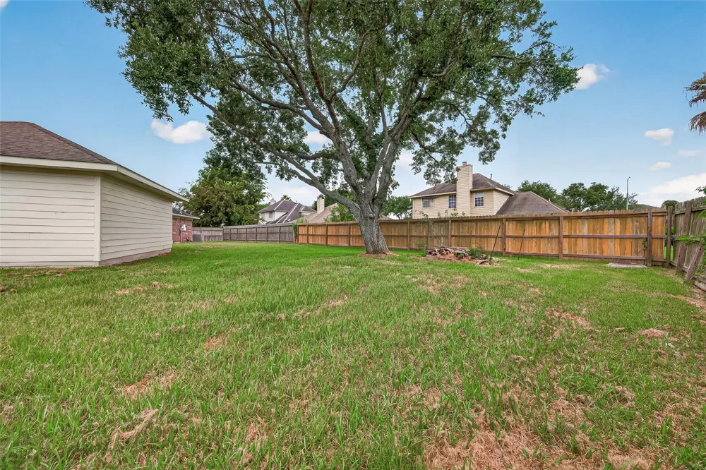 1906 Tall Gum Drive Fresno, TX 77545