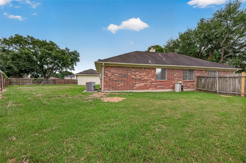 1906 Tall Gum Drive Fresno, TX 77545