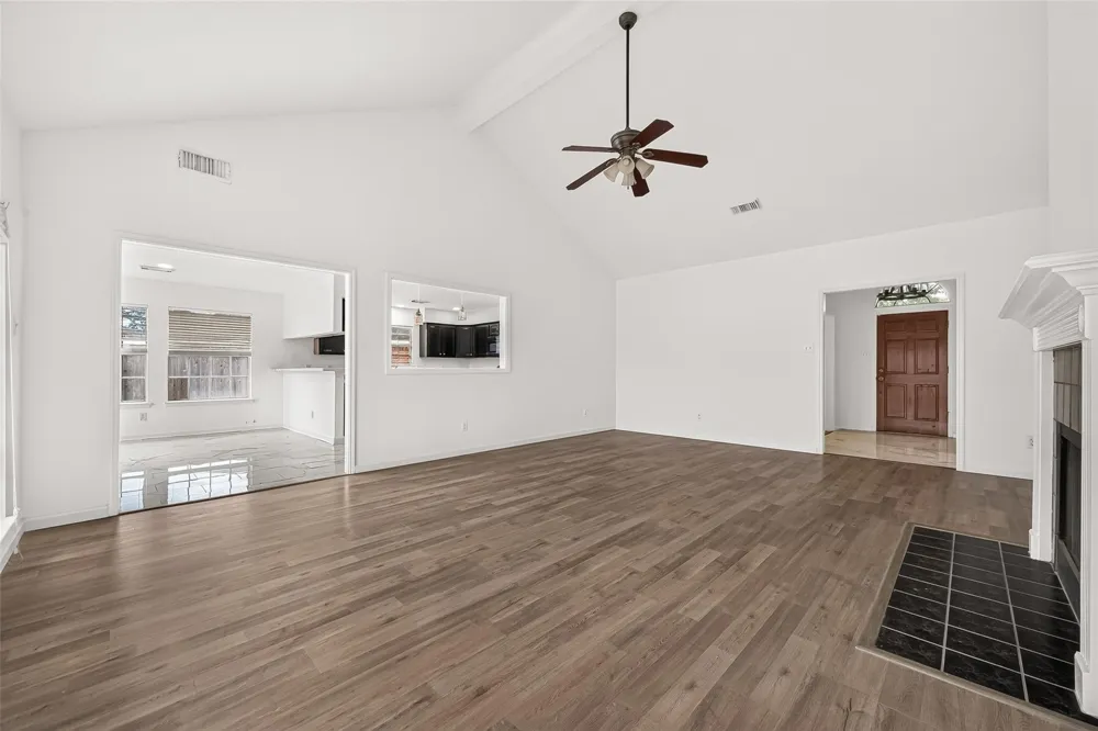 1906 Tall Gum Drive Fresno, TX 77545