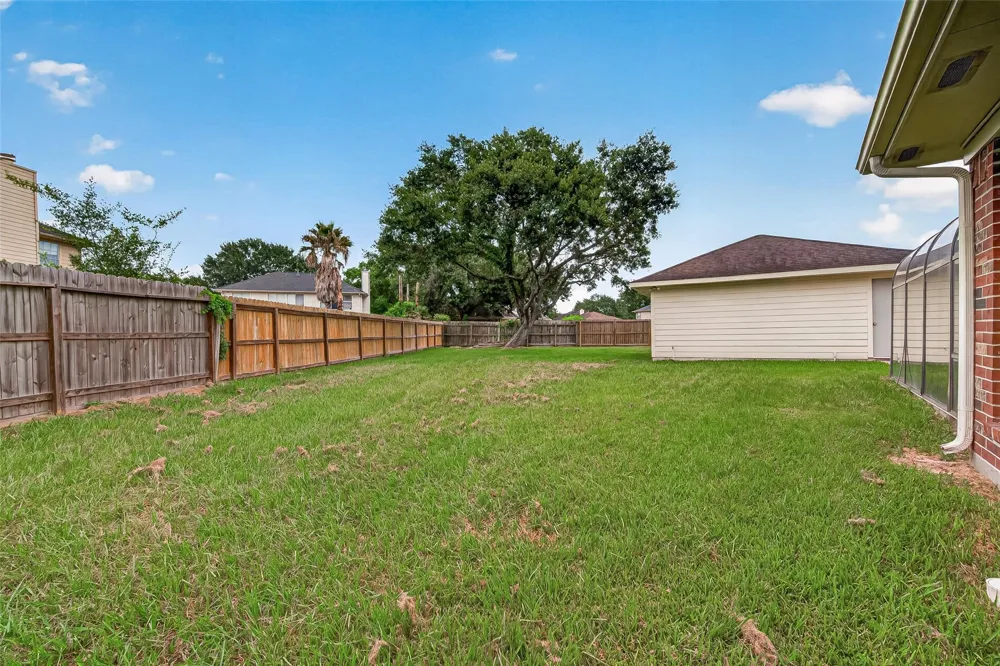 1906 Tall Gum Drive Fresno, TX 77545