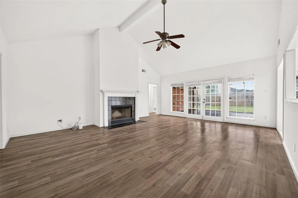 1906 Tall Gum Drive Fresno, TX 77545