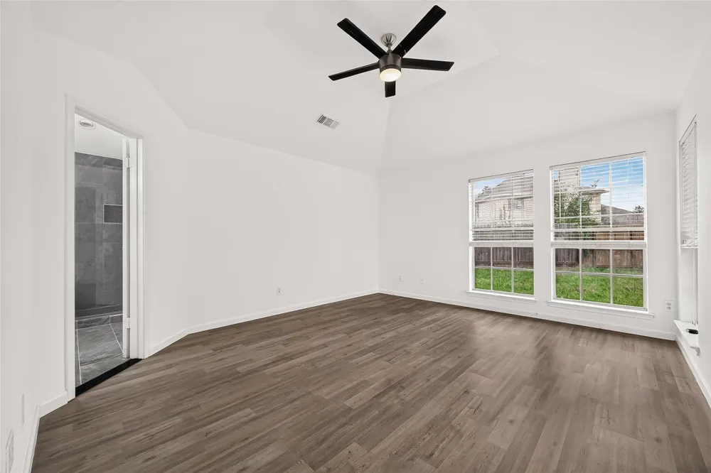 1906 Tall Gum Drive Fresno, TX 77545