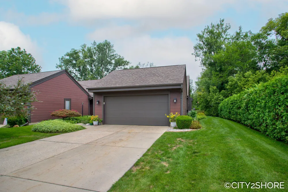 4177 Indian Spring Drive SW Grandville, MI 49418