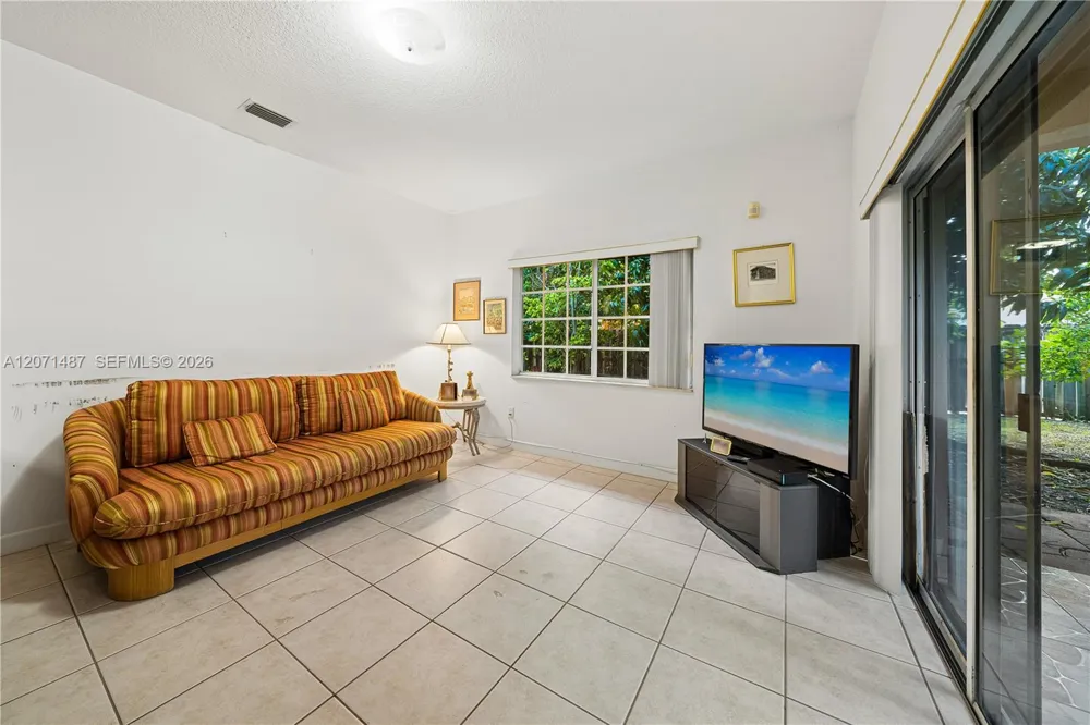 1220 SW 139th Ave Miami, FL 33184