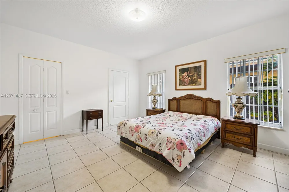 1220 SW 139th Ave Miami, FL 33184