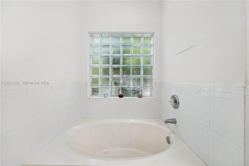 1220 SW 139th Ave Miami, FL 33184