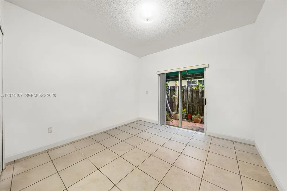 1220 SW 139th Ave Miami, FL 33184