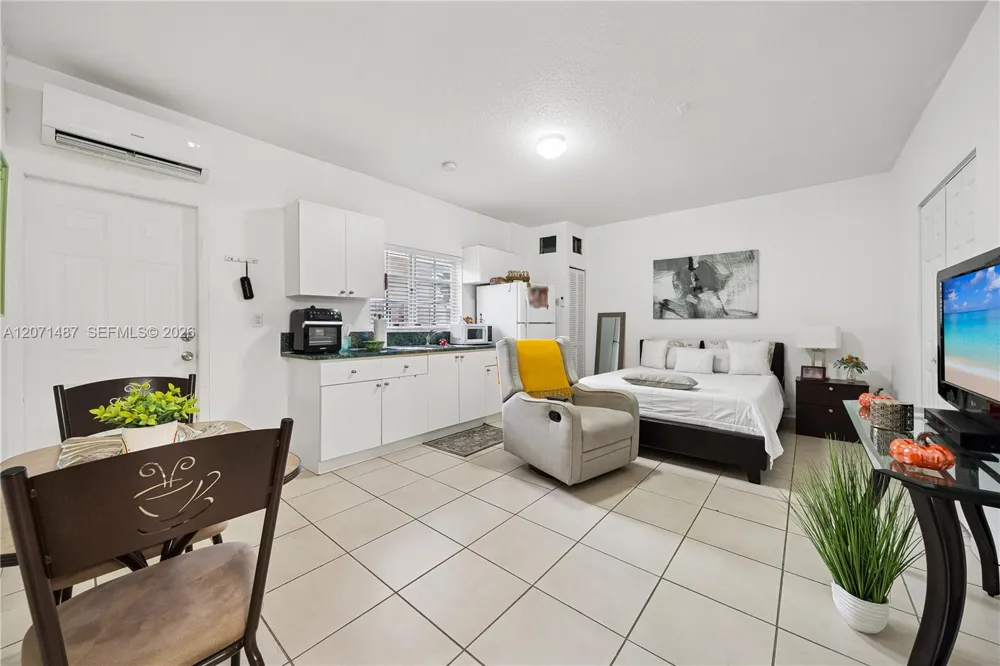 1220 SW 139th Ave Miami, FL 33184